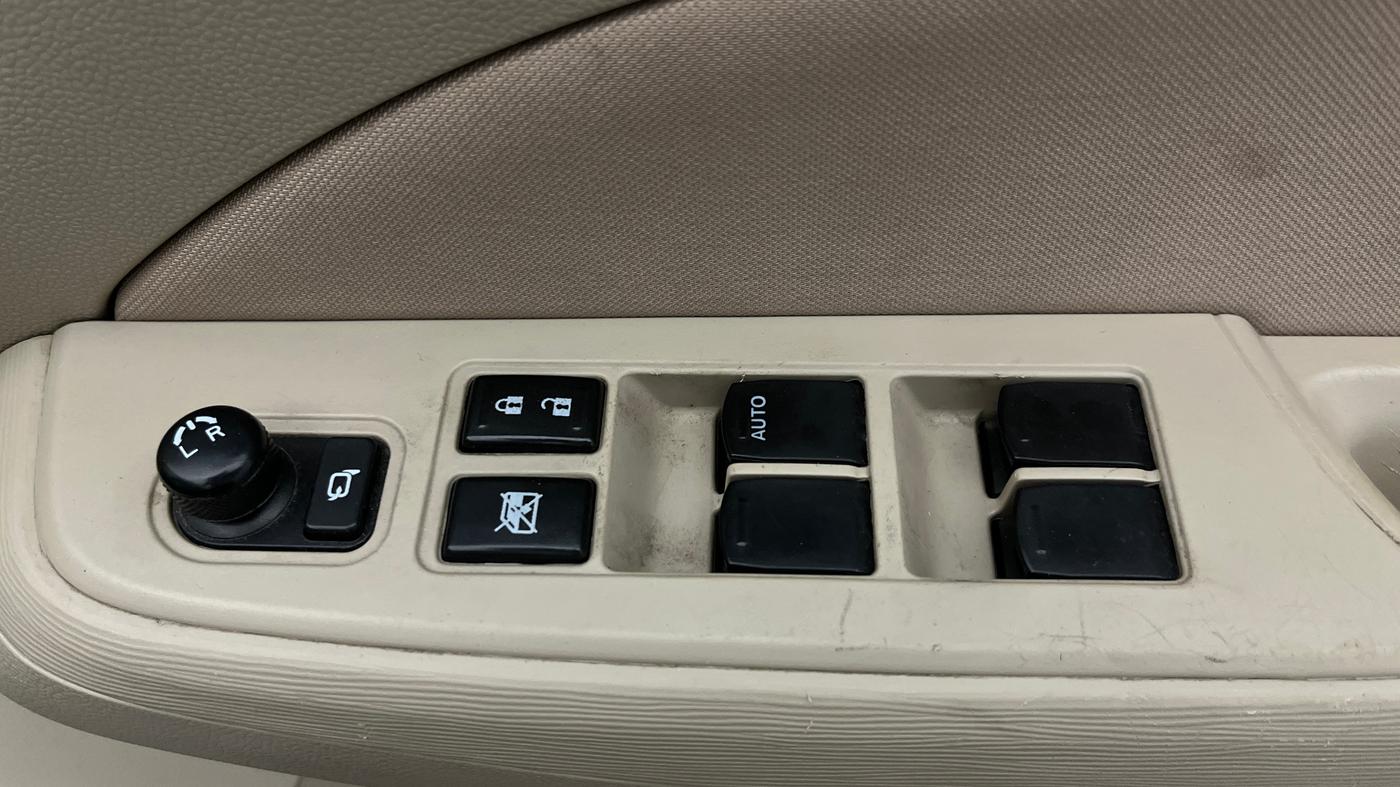 2021 Maruti Dzire VXI AMT, Petrol, Automatic, 49,452 km, Driver Side Door Panels Control