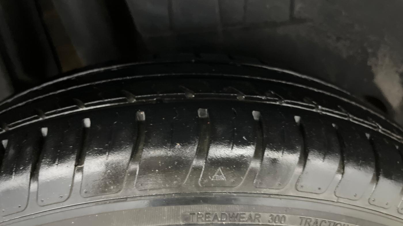 2021 Maruti Dzire VXI AMT, Petrol, Automatic, 49,452 km, Right Rear Tyre Tread