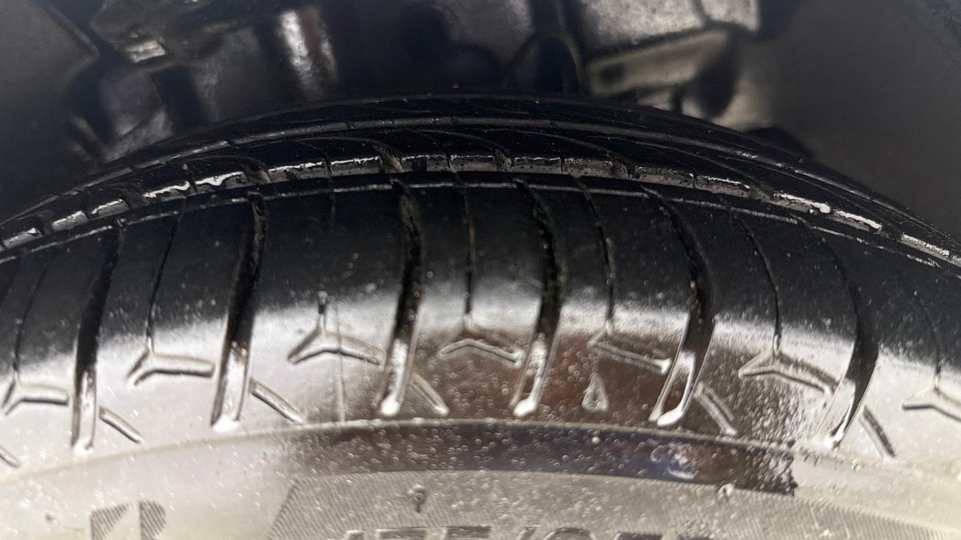 2020 Tata Tiago XZ PETROL, CNG, Manual, 63,745 km, Right Front Tyre Tread