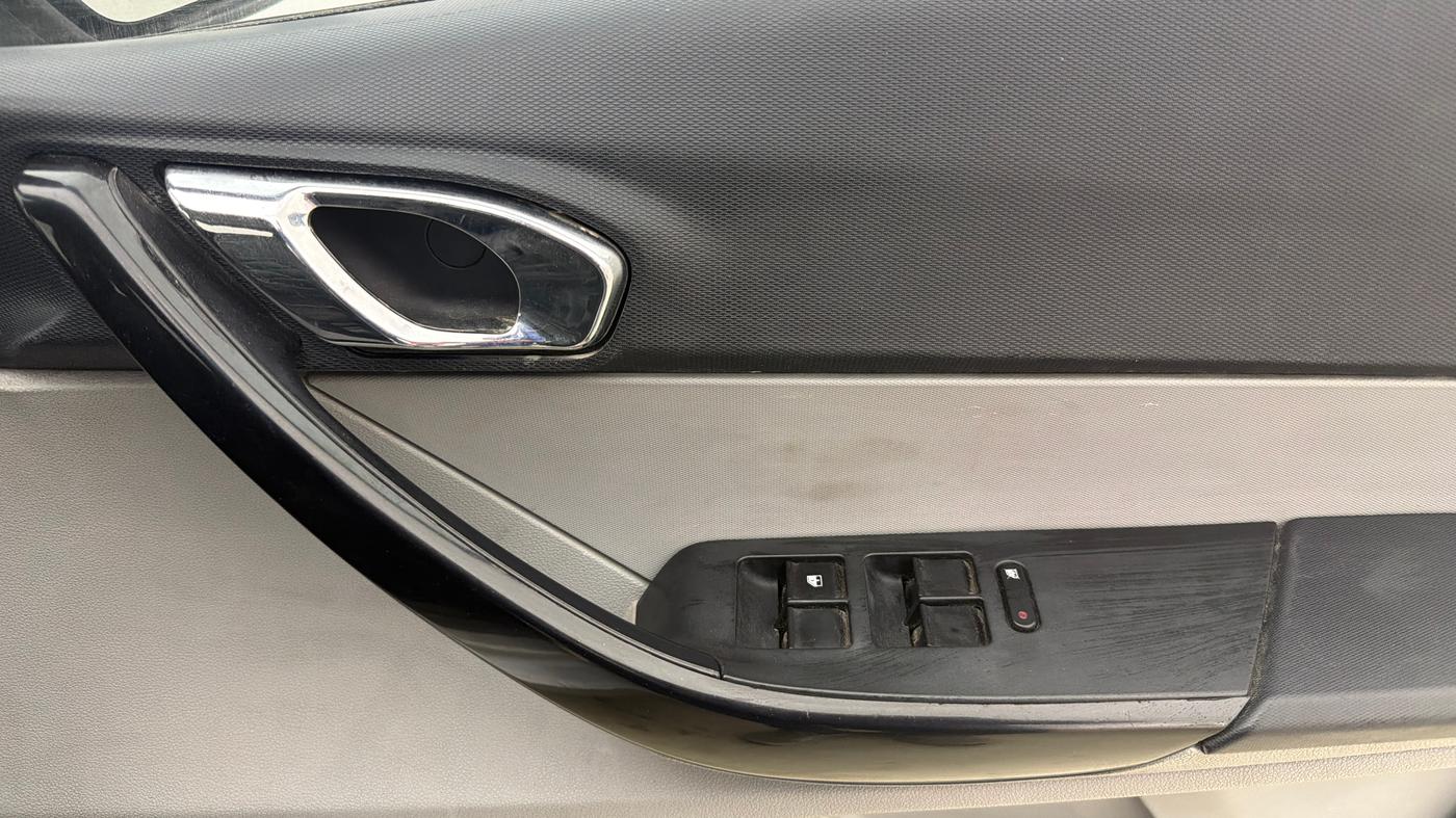 2020 Tata Tiago XZ PETROL, CNG, Manual, 63,745 km, Driver Side Door Panels Control