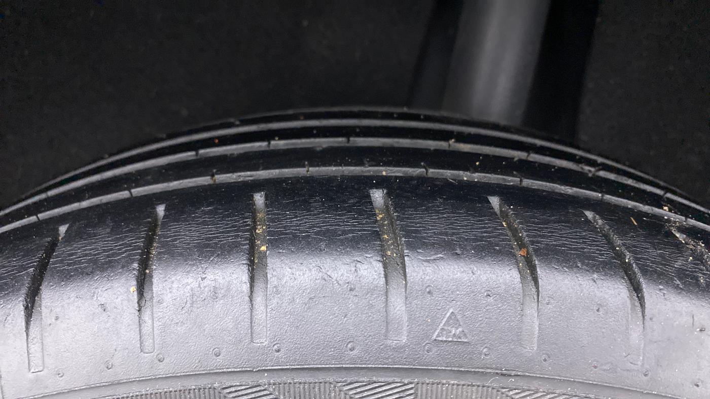 2017 Maruti Baleno ALPHA PETROL 1.2, Petrol, Manual, 34,640 km, Left Rear Tyre Tread