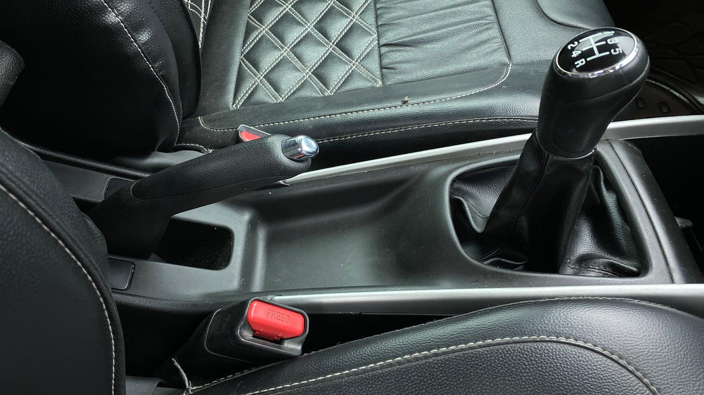 2017 Maruti Baleno ALPHA PETROL 1.2, Petrol, Manual, 34,640 km, Gear Lever
