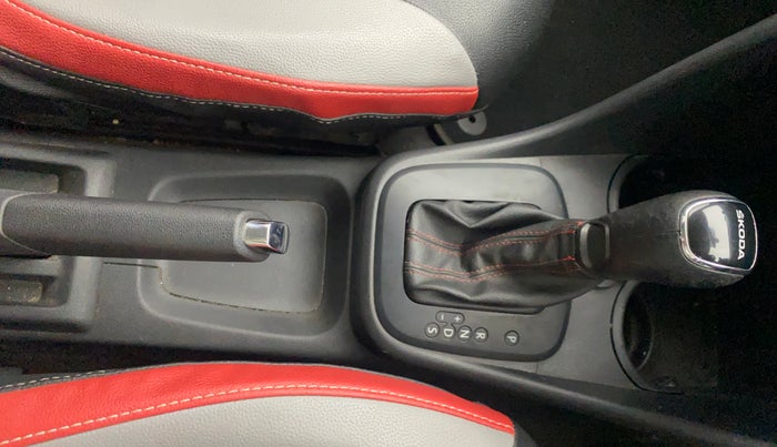 2018 Skoda Rapid STYLE 1.6 MPI AT, Petrol, Automatic, 81,185 km, Gear Lever