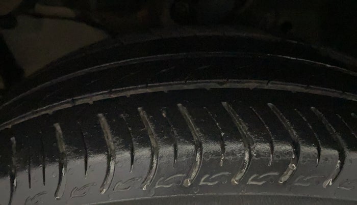 2016 Honda City 1.5L I-VTEC VX CVT, Petrol, Automatic, 1,42,290 km, Left Front Tyre Tread