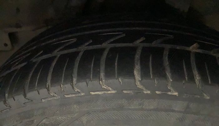 2016 Honda City 1.5L I-VTEC VX CVT, Petrol, Automatic, 1,42,290 km, Left Rear Tyre Tread