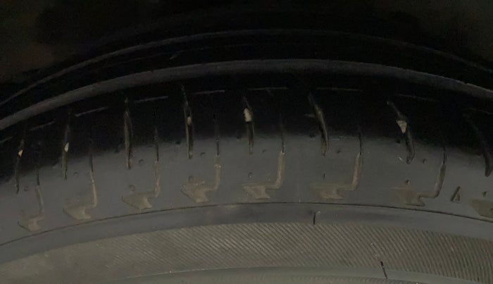 2016 Honda City 1.5L I-VTEC VX CVT, Petrol, Automatic, 1,42,290 km, Right Rear Tyre Tread