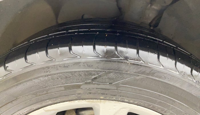 2019 Ford Ecosport TITANIUM 1.5L DIESEL, Diesel, Manual, 1,05,054 km, Left Front Tyre Tread