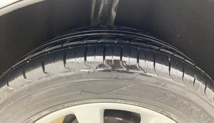 2019 Ford Ecosport TITANIUM 1.5L DIESEL, Diesel, Manual, 1,05,054 km, Right Rear Tyre Tread
