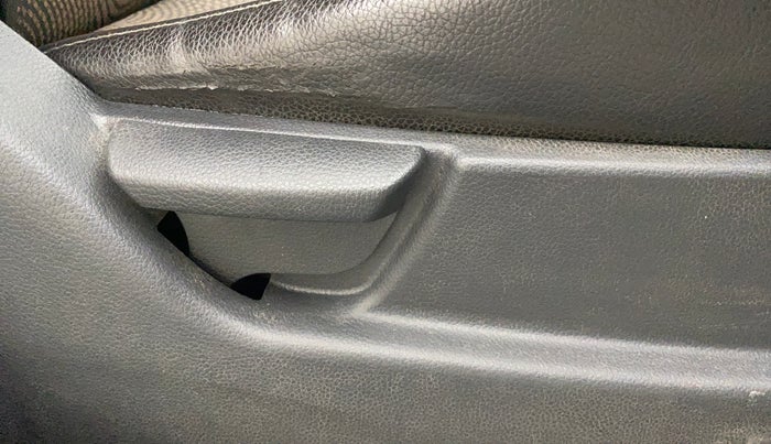 2014 Hyundai Eon MAGNA +, Petrol, Manual, 78,428 km, Driver Side Adjustment Panel