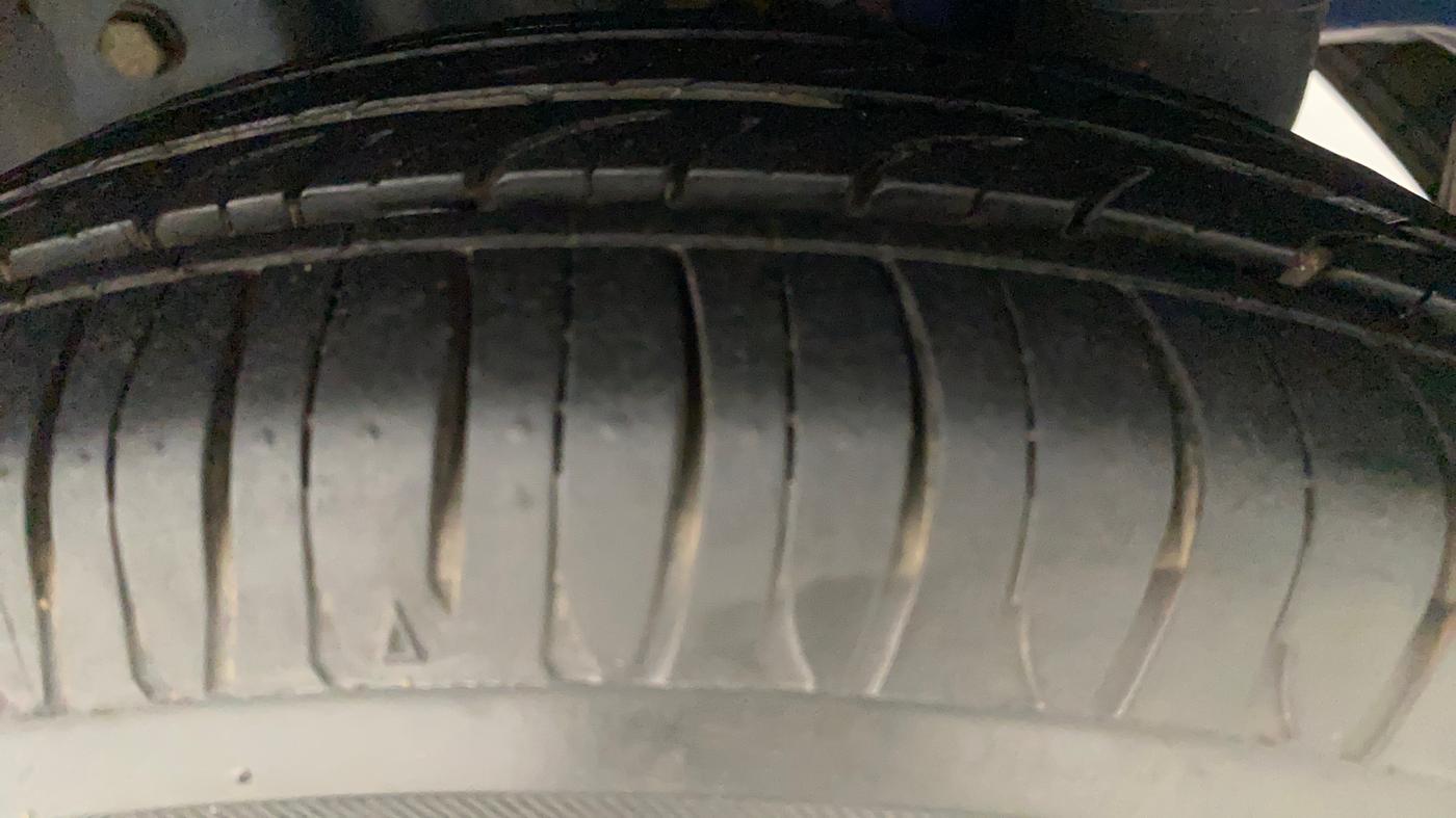 2014 Hyundai Eon MAGNA +, Petrol, Manual, 78,428 km, Left Rear Tyre Tread