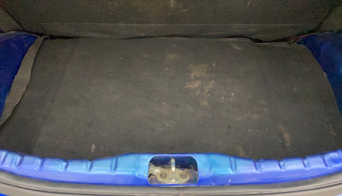 2014 Hyundai Eon MAGNA +, Petrol, Manual, 78,428 km, Boot Inside