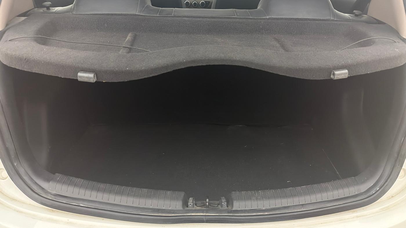 2017 Hyundai Grand i10 MAGNA AT 1.2 KAPPA VTVT, Petrol, Automatic, 11,163 km, Boot Inside