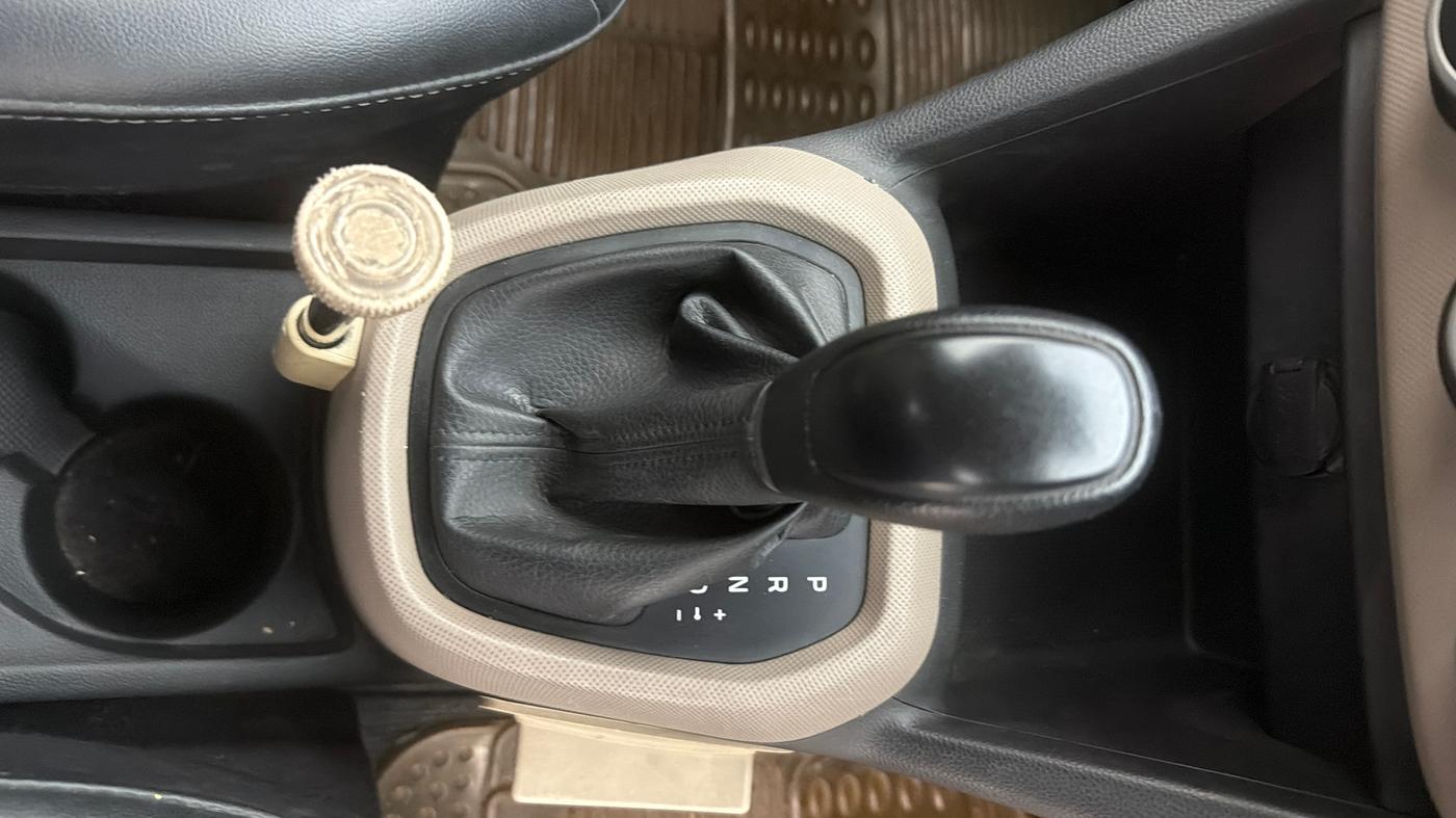 2017 Hyundai Grand i10 MAGNA AT 1.2 KAPPA VTVT, Petrol, Automatic, 11,163 km, Gear Lever