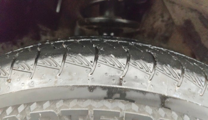 2023 Toyota URBAN CRUISER HYRYDER V HYBRID, Hybrid, Automatic, 89,766 km, Right Front Tyre Tread