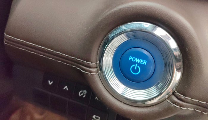 2023 Toyota URBAN CRUISER HYRYDER V HYBRID, Hybrid, Automatic, 89,766 km, Keyless Start/ Stop Button