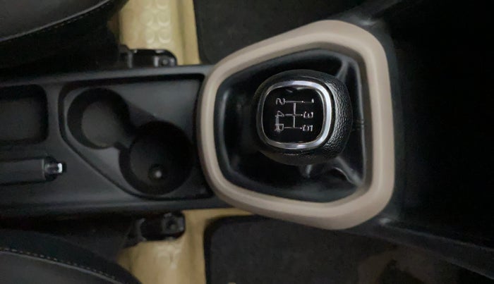 2017 Hyundai Grand i10 SPORTZ (O) 1.2 KAPPA VTVT, Petrol, Manual, 65,818 km, Gear Lever