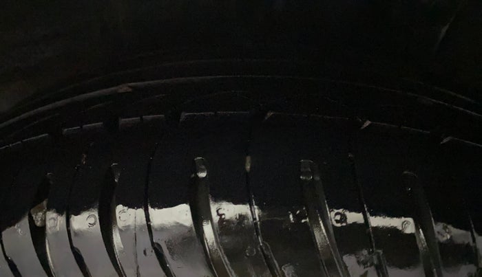 2017 Hyundai Grand i10 SPORTZ (O) 1.2 KAPPA VTVT, Petrol, Manual, 65,818 km, Left Rear Tyre Tread