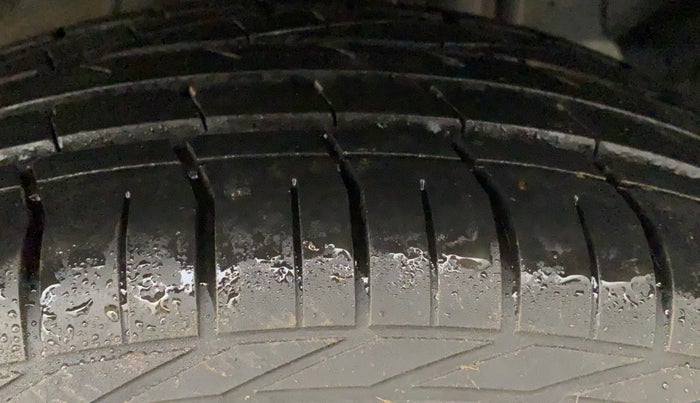 2022 Tata NEXON XZA PLUS (PREMIUM) KAZIRANGA PETROL, Petrol, Automatic, 17,436 km, Left Rear Tyre Tread