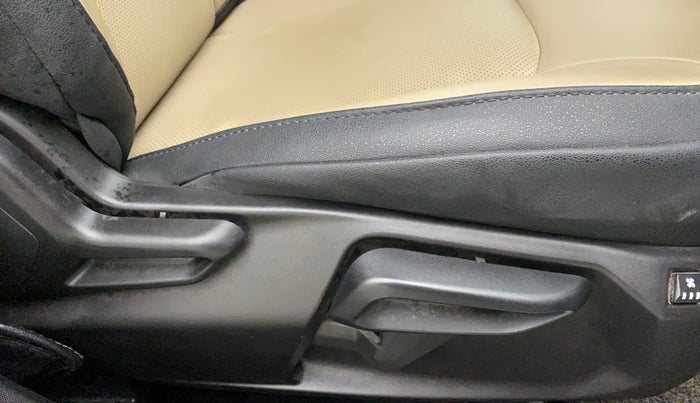 2022 Tata NEXON XZA PLUS (PREMIUM) KAZIRANGA PETROL, Petrol, Automatic, 17,436 km, Driver Side Adjustment Panel
