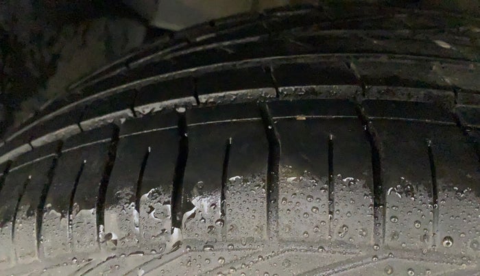 2022 Tata NEXON XZA PLUS (PREMIUM) KAZIRANGA PETROL, Petrol, Automatic, 17,436 km, Right Rear Tyre Tread