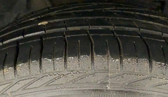 2022 Tata NEXON XZA PLUS (PREMIUM) KAZIRANGA PETROL, Petrol, Automatic, 17,436 km, Right Front Tyre Tread