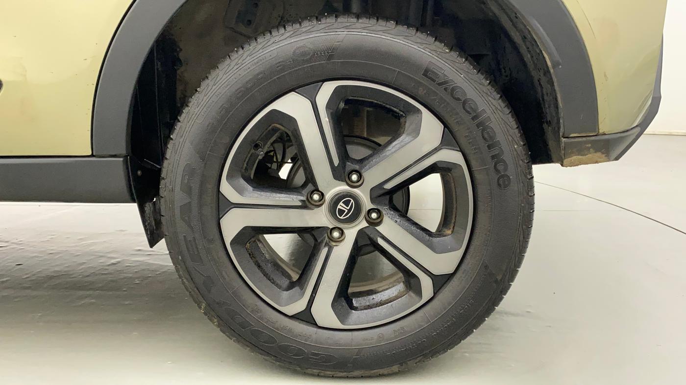 2022 Tata NEXON XZA PLUS (PREMIUM) KAZIRANGA PETROL, Petrol, Automatic, 17,436 km, Left Rear Wheel