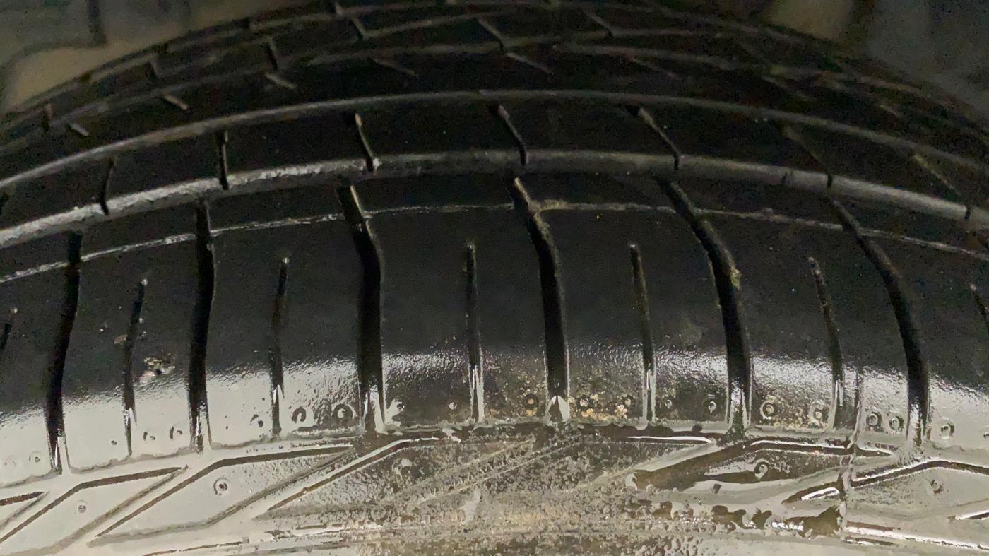 2022 Tata NEXON XZA PLUS (PREMIUM) KAZIRANGA PETROL, Petrol, Automatic, 17,436 km, Left Front Tyre Tread