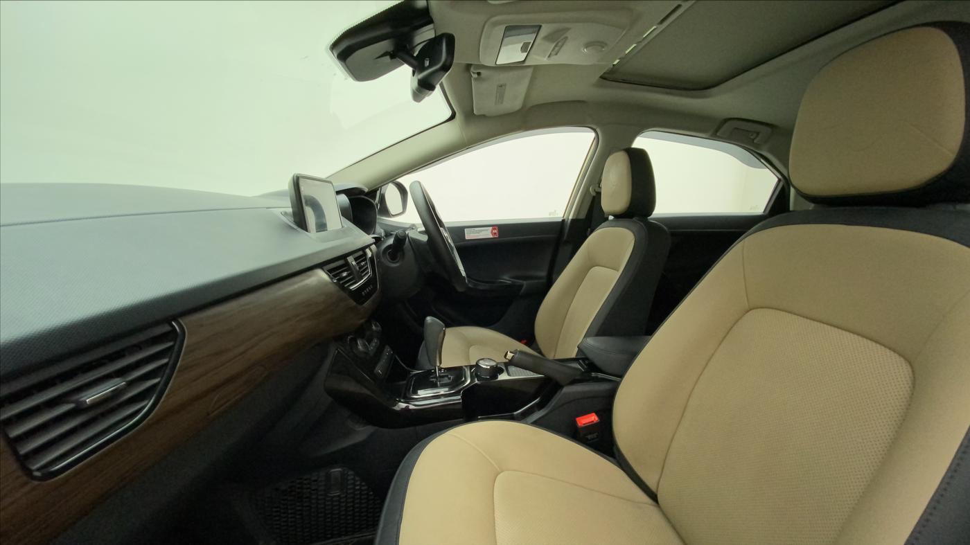 2022 Tata NEXON XZA PLUS (PREMIUM) KAZIRANGA PETROL, Petrol, Automatic, 17,436 km, Right Side Front Door Cabin