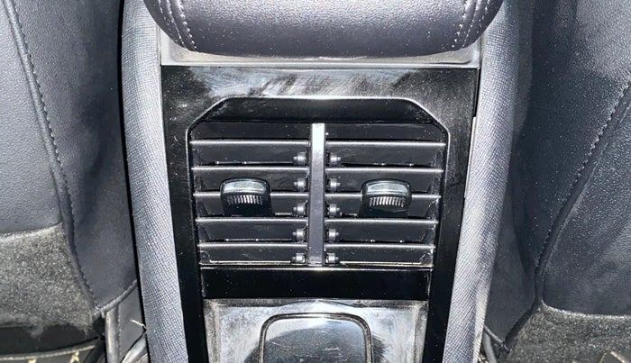 2022 Tata NEXON XZA PLUS (PREMIUM) KAZIRANGA PETROL, Petrol, Automatic, 17,436 km, Rear AC Vents