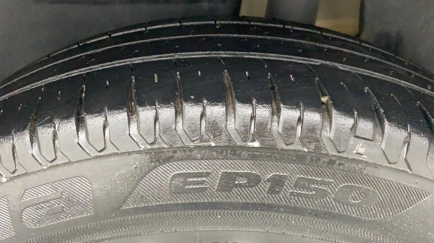 2017 Maruti Dzire ZDI Plus AMT, Diesel, Automatic, 70,226 km, Left Rear Tyre Tread