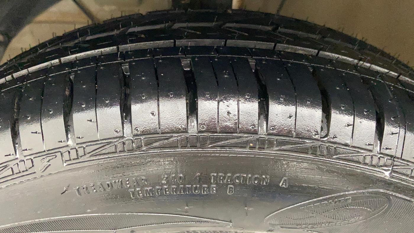 2017 Maruti Dzire ZDI Plus AMT, Diesel, Automatic, 70,226 km, Left Front Tyre Tread