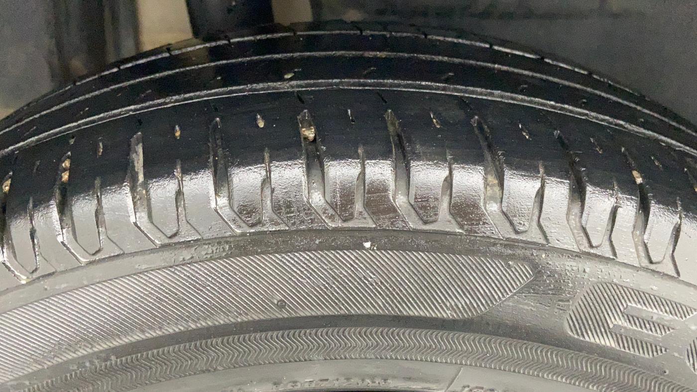 2017 Maruti Dzire ZDI Plus AMT, Diesel, Automatic, 70,226 km, Right Rear Tyre Tread
