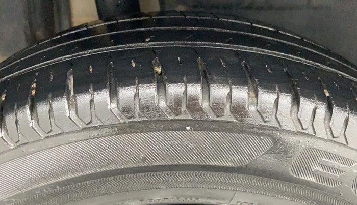 2017 Maruti Dzire ZDI Plus AMT, Diesel, Automatic, 70,226 km, Right Rear Tyre Tread