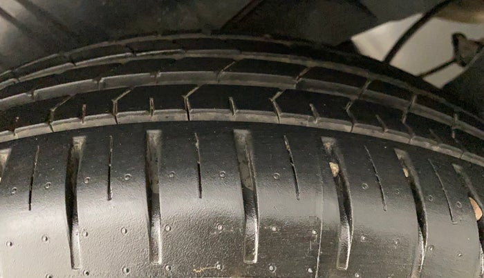 2022 Maruti Baleno ZETA PETROL 1.2, Petrol, Manual, 4,121 km, Right Rear Tyre Tread