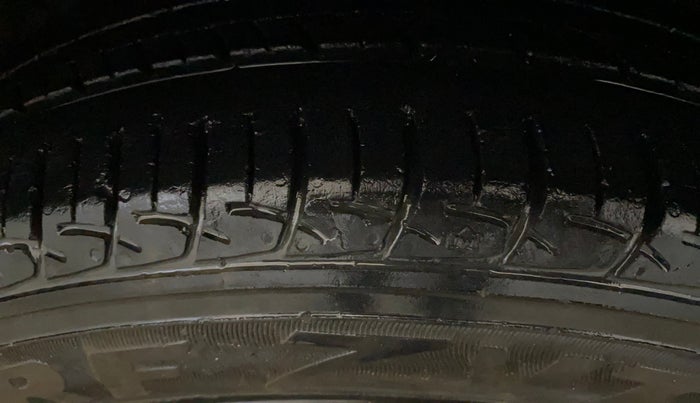 2018 Maruti Baleno DELTA PETROL 1.2, Petrol, Manual, 32,673 km, Left Front Tyre Tread