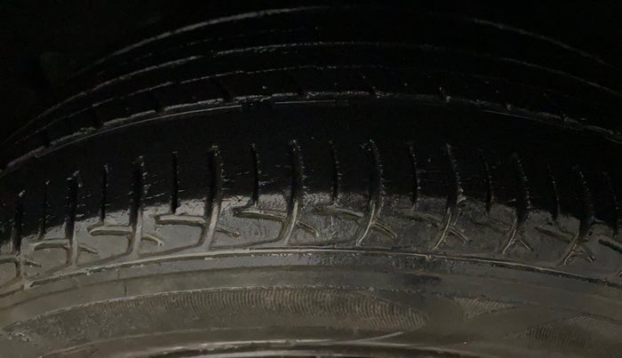 2018 Maruti Baleno DELTA PETROL 1.2, Petrol, Manual, 32,673 km, Left Rear Tyre Tread