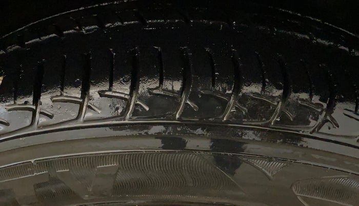 2018 Maruti Baleno DELTA PETROL 1.2, Petrol, Manual, 32,673 km, Right Front Tyre Tread