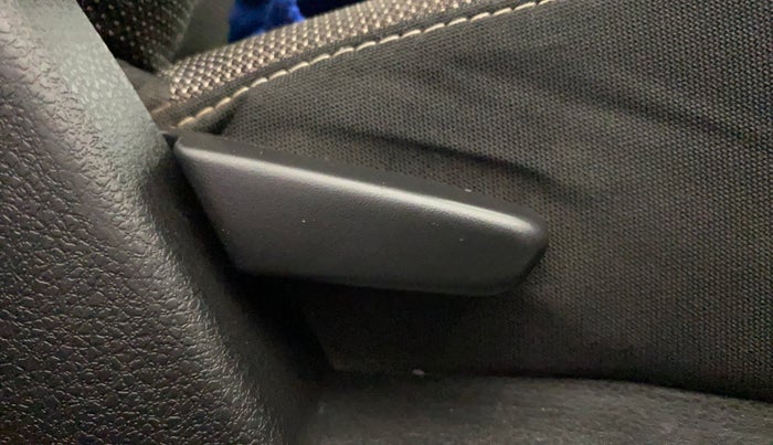 2019 Renault Duster 85 PS RXS MT DIESEL, Diesel, Manual, 88,806 km, Driver Side Adjustment Panel