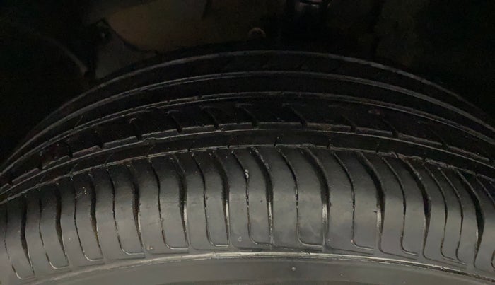 2019 Renault Duster 85 PS RXS MT DIESEL, Diesel, Manual, 88,806 km, Left Front Tyre Tread