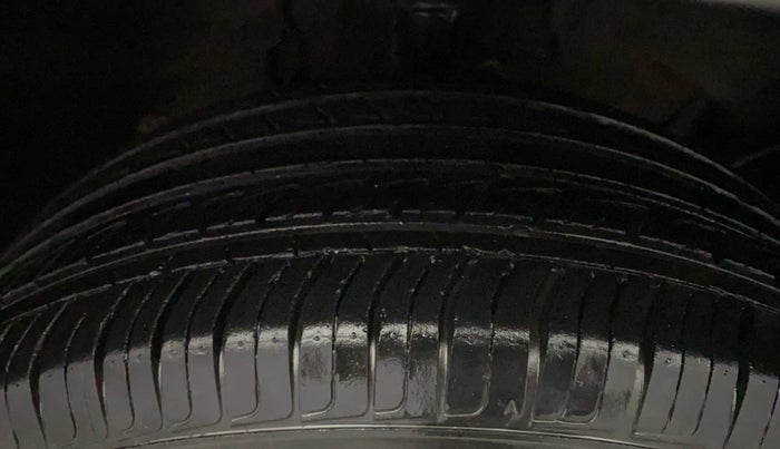 2019 Renault Duster 85 PS RXS MT DIESEL, Diesel, Manual, 88,806 km, Right Front Tyre Tread