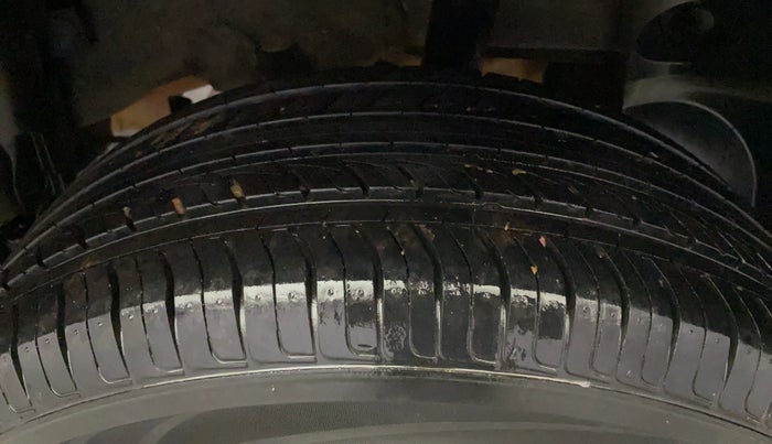 2019 Renault Duster 85 PS RXS MT DIESEL, Diesel, Manual, 88,806 km, Left Rear Tyre Tread