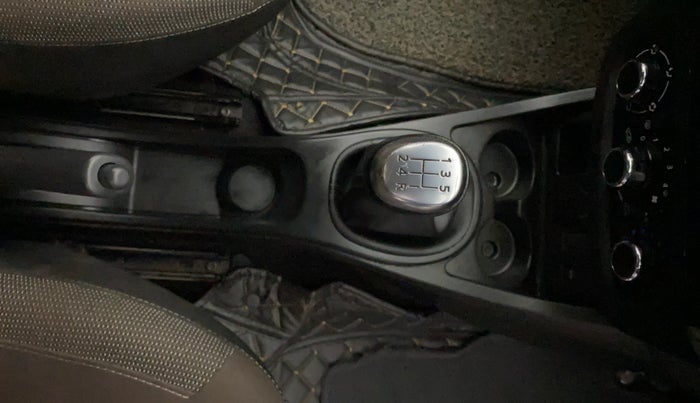 2019 Renault Duster 85 PS RXS MT DIESEL, Diesel, Manual, 88,806 km, Gear Lever