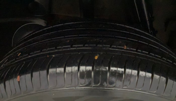 2019 Renault Duster 85 PS RXS MT DIESEL, Diesel, Manual, 88,806 km, Right Rear Tyre Tread