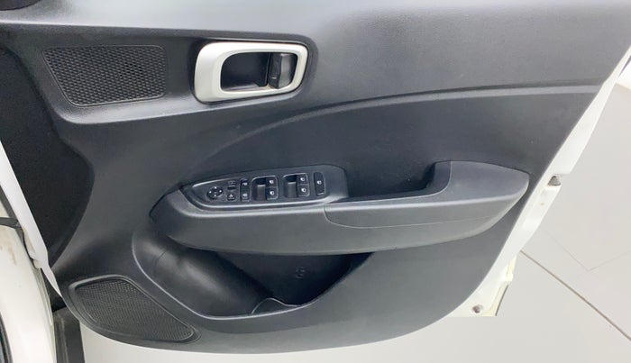 2019 Hyundai VENUE SX 1.0 TURBO, Petrol, Manual, 99,901 km, Driver Side Door Panels Control