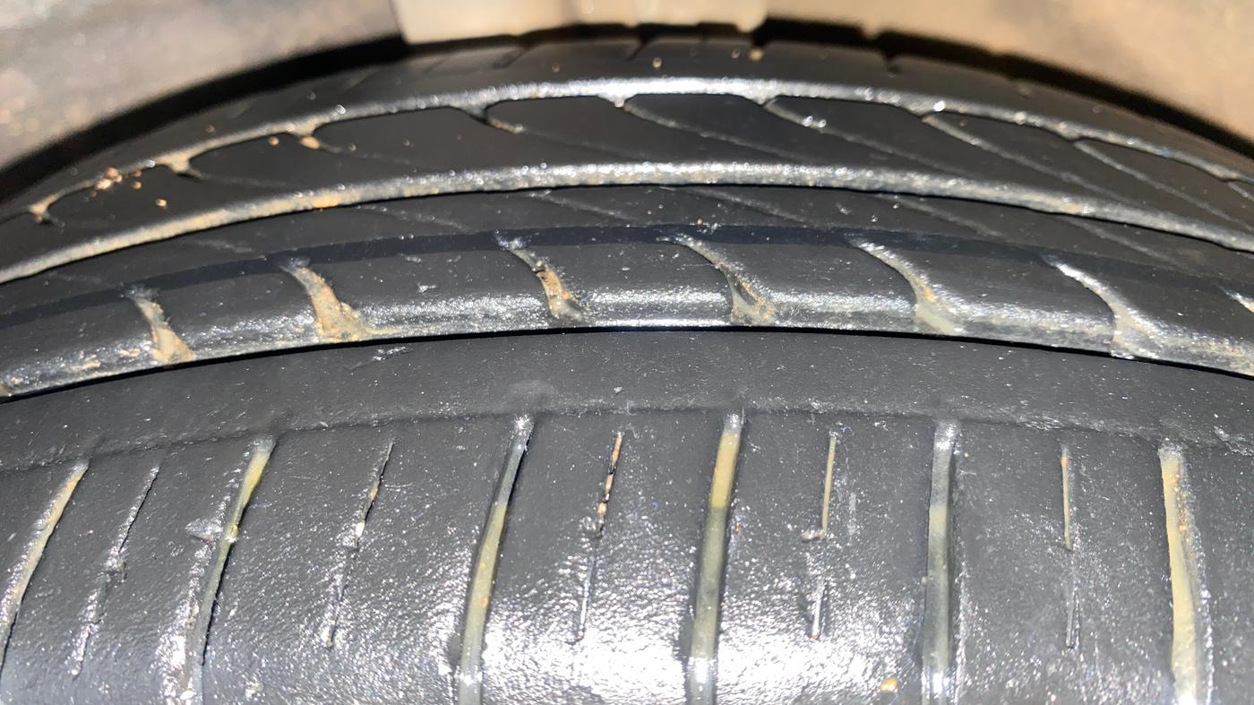 2015 Maruti Celerio ZXI AMT, Petrol, Automatic, 70,600 km, Left Front Tyre Tread