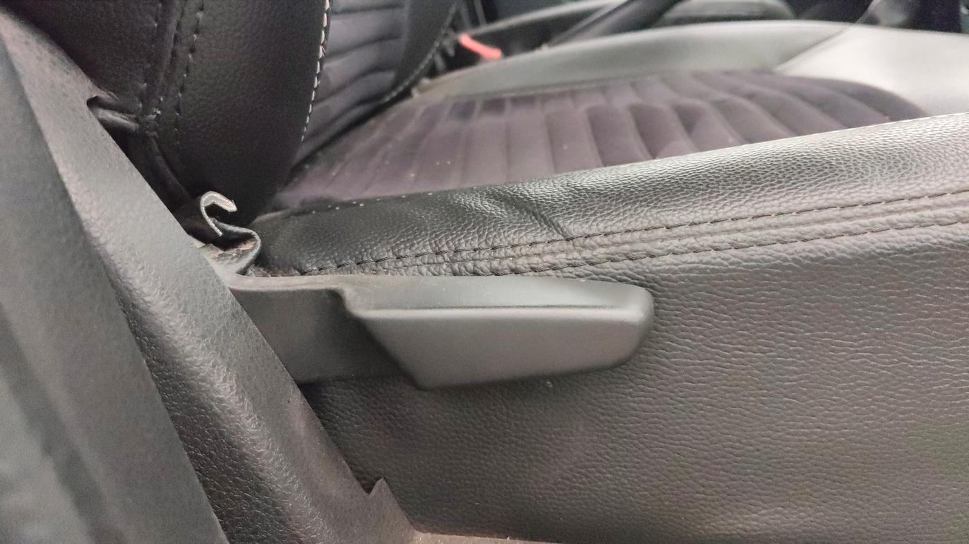 2021 Renault Duster RXZ 1.3 TURBO PETROL CVT, Petrol, Automatic, 55,498 km, Driver Side Adjustment Panel
