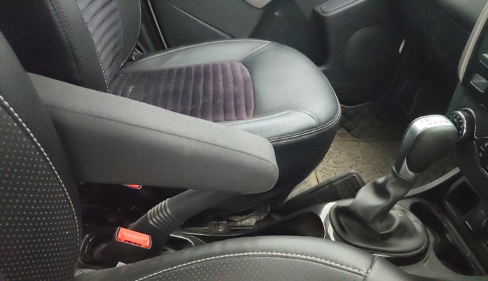 2021 Renault Duster RXZ 1.3 TURBO PETROL CVT, Petrol, Automatic, 55,498 km, Gear Lever