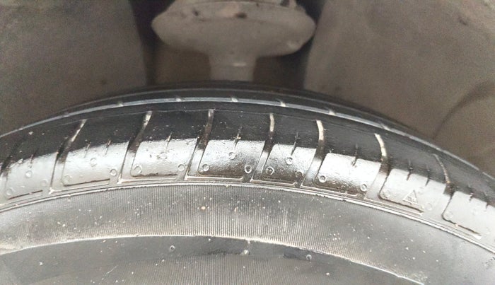 2021 Renault Duster RXZ 1.3 TURBO PETROL CVT, Petrol, Automatic, 55,498 km, Right Front Tyre Tread