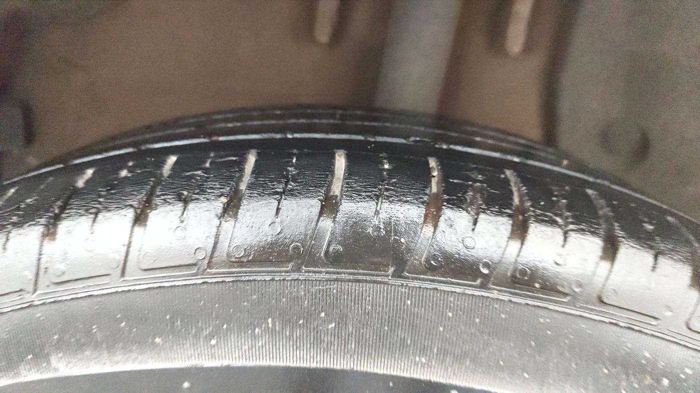 2021 Renault Duster RXZ 1.3 TURBO PETROL CVT, Petrol, Automatic, 55,498 km, Left Rear Tyre Tread