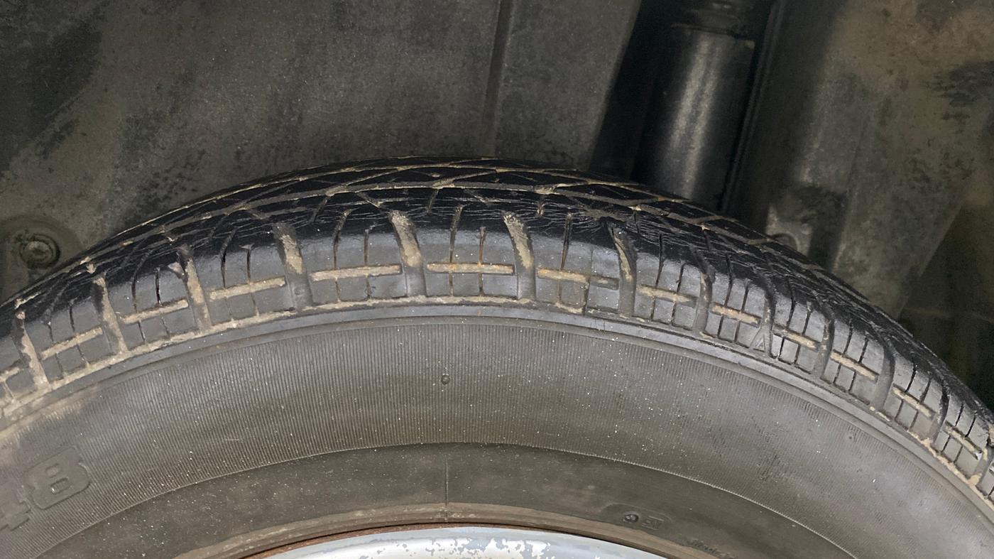 2014 Maruti Swift VXI, Petrol, Manual, 48,783 km, Left Rear Tyre Tread